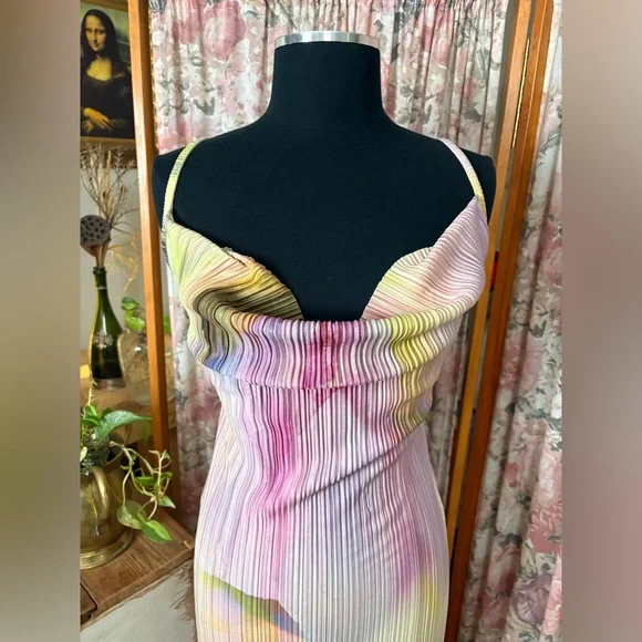 PrettyLittleThing Pastel Tie-Dye Maxi Dress - Picture 4 of 13